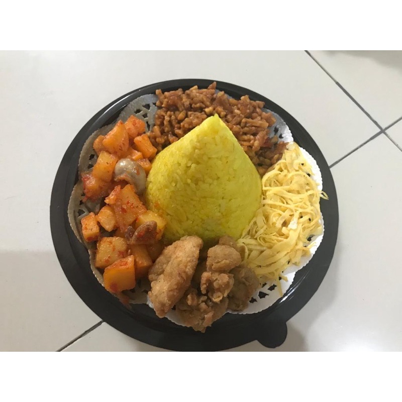 

nasi kuninh utk acara ulang tahun