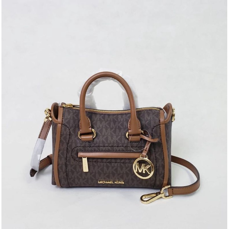Michael Kors Carine size extra small