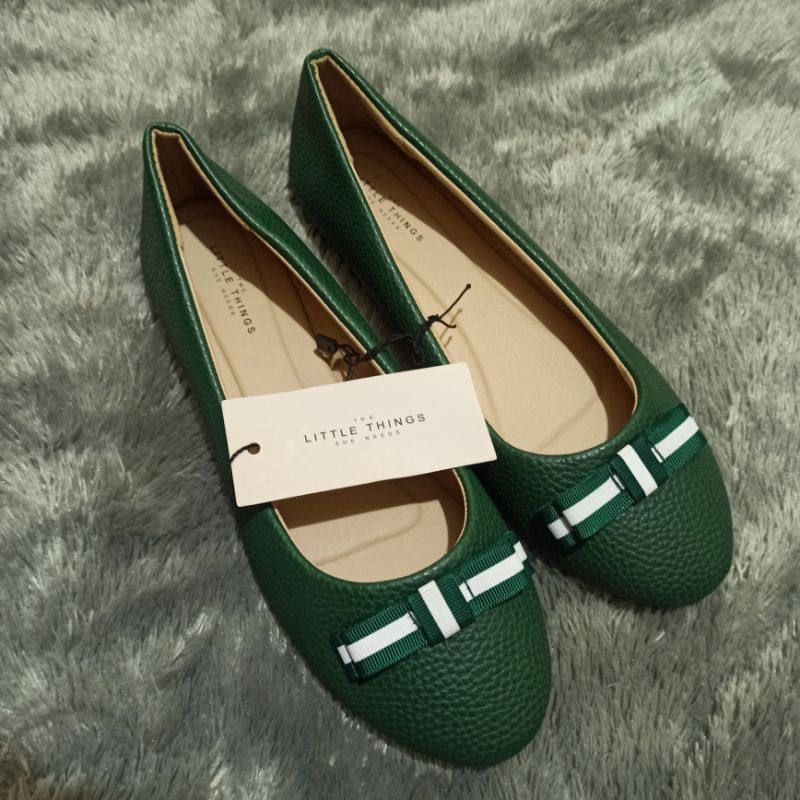 Flatshoes the little things she needs