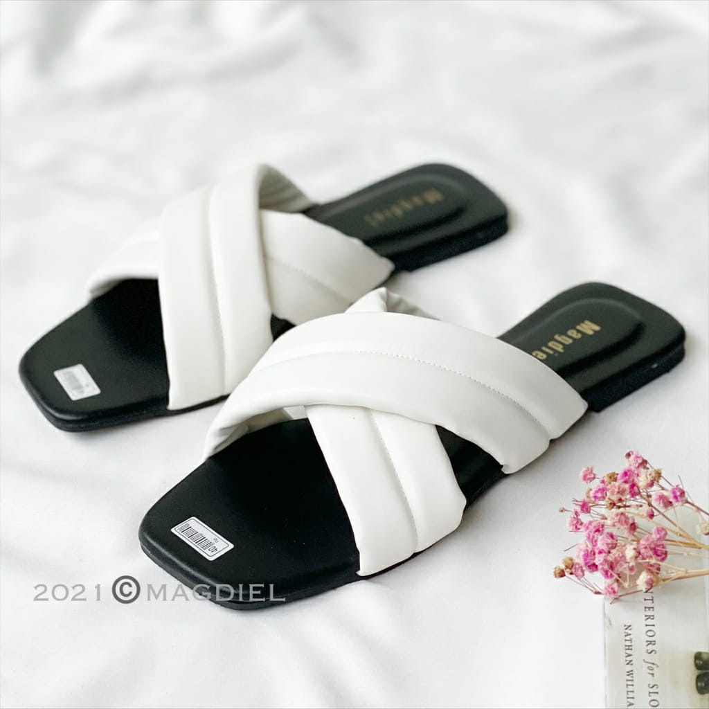 Sandal Puffy Wanita Wedges Empuk