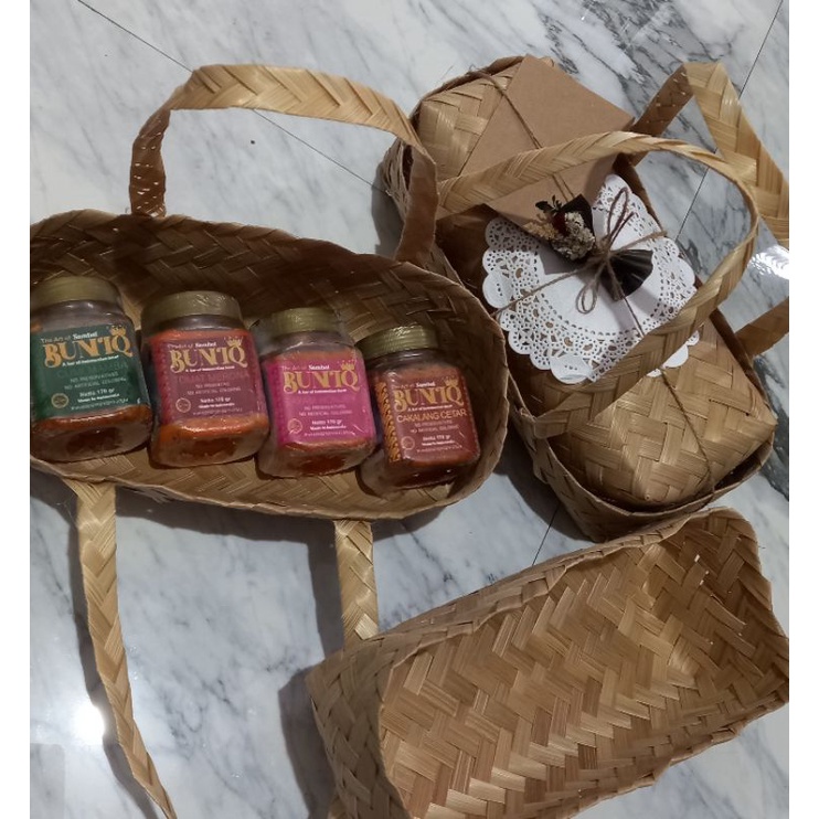 

sambal BUNIQ 4 varian ( bebas pilih ) + packing hampers dan kartu ucapan