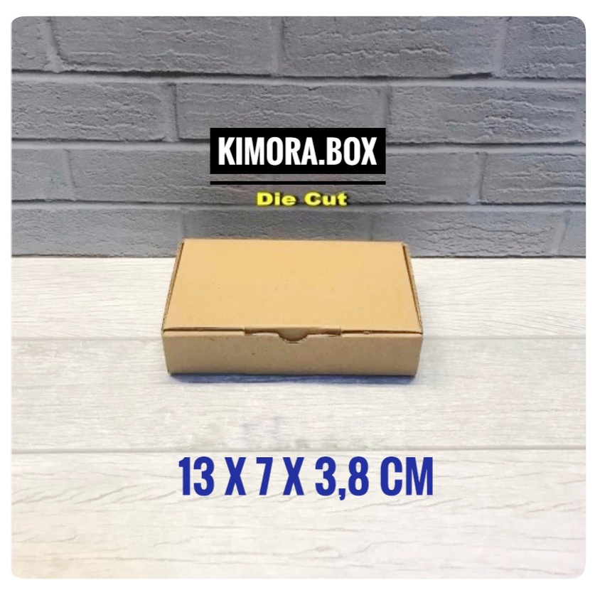 

kardus/karton/box uk.13x7x3,8 cm... model pizza atau die cut