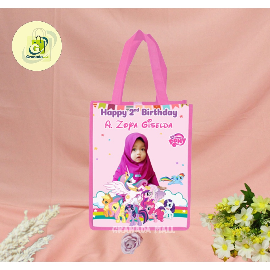 

TAS ULTAH CUSTOM UK 30 X 8 X 36 (PXLXT)- tebal