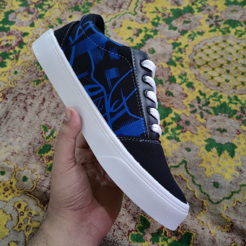 Sepatu sneakers Mirza motif grafiti biru pria wanita