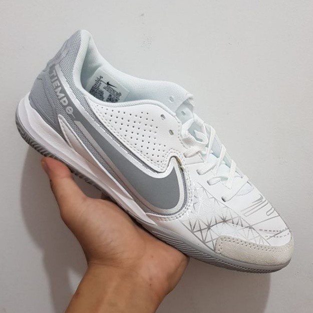 SEPATU FUTSAL TIEMPO 9 PRO WHITE