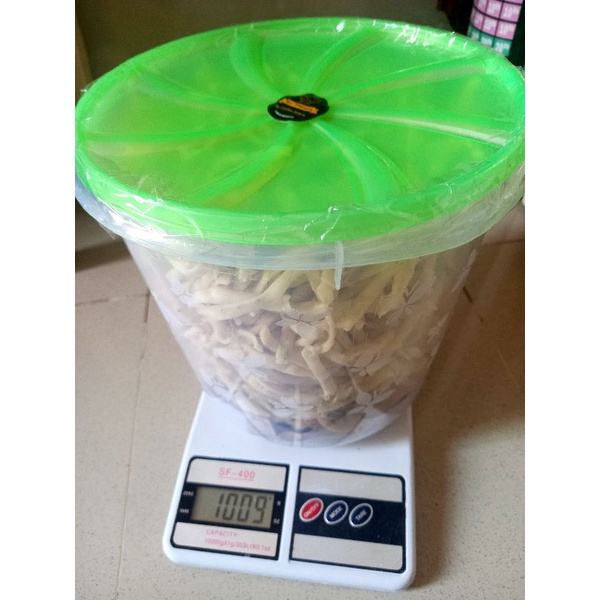 

kue bawang 1 toples
