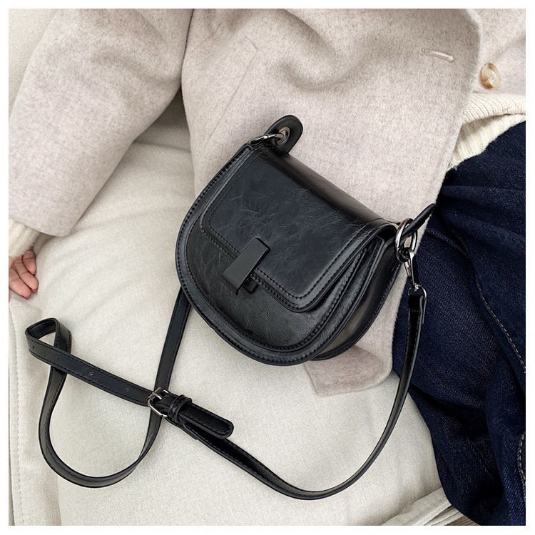 Tas High-End Wanita 2022 Baru Trendi Musim Panas All-Match Gaya Asing Net Red Niche Tas Sadel In Bahu Messenger tas