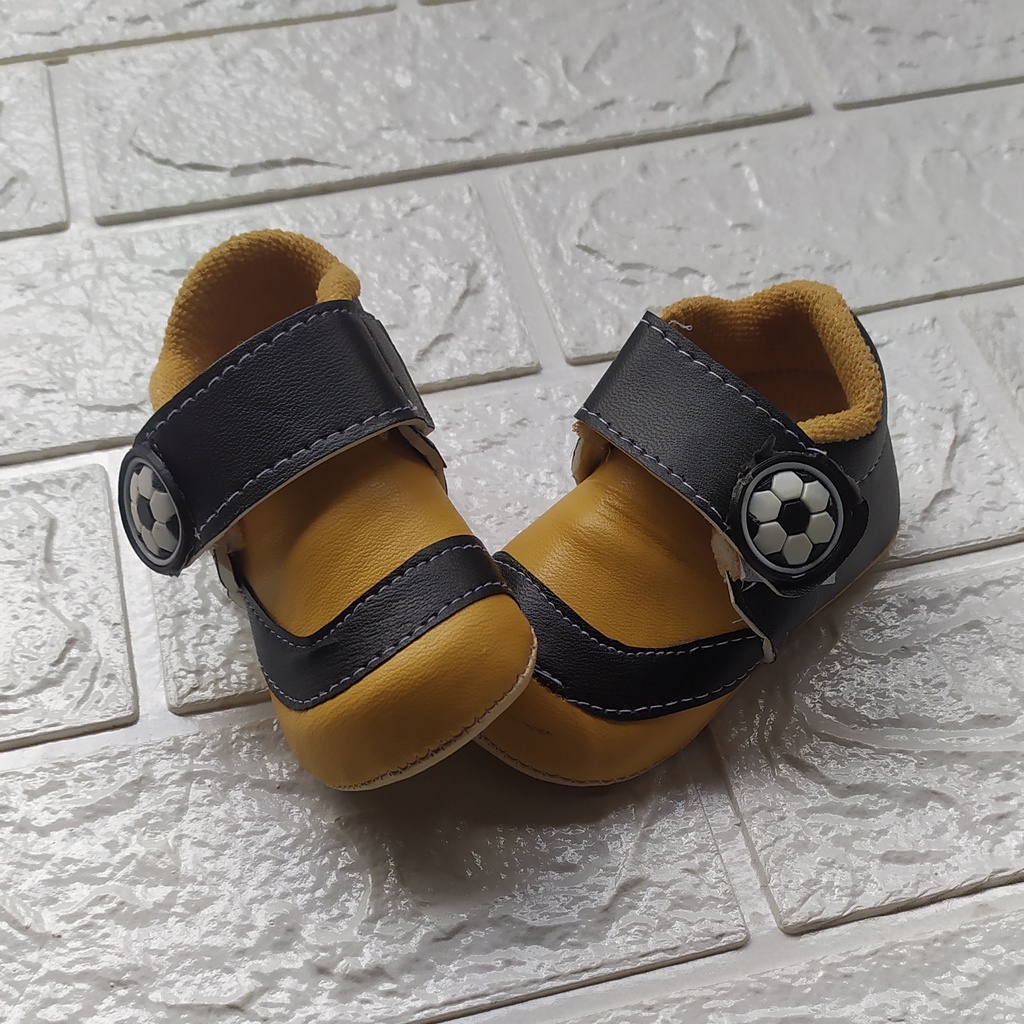 Sepatu bayi laki - laki  / cowok slip - on