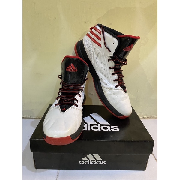 Sepatu basket Adidas kondisi second bagus size 45