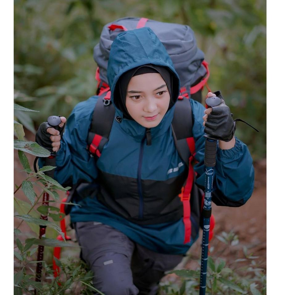 Jaket Pendaki Gunung Waterproof {AT.19Ja23c}