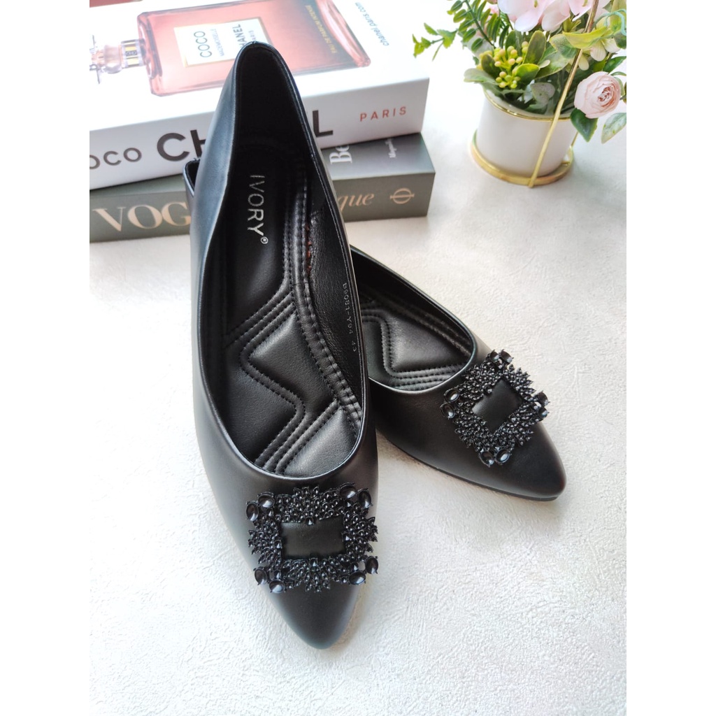IVORY Sepatu Flat Wanita Ukuran Besar 41 42 43 44 B9081-Y94