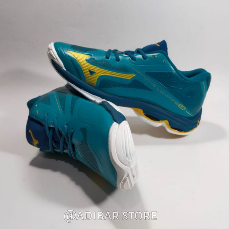 Sepatu Olahraga Pria Voli Mizuno WLZ 6 Low premium
