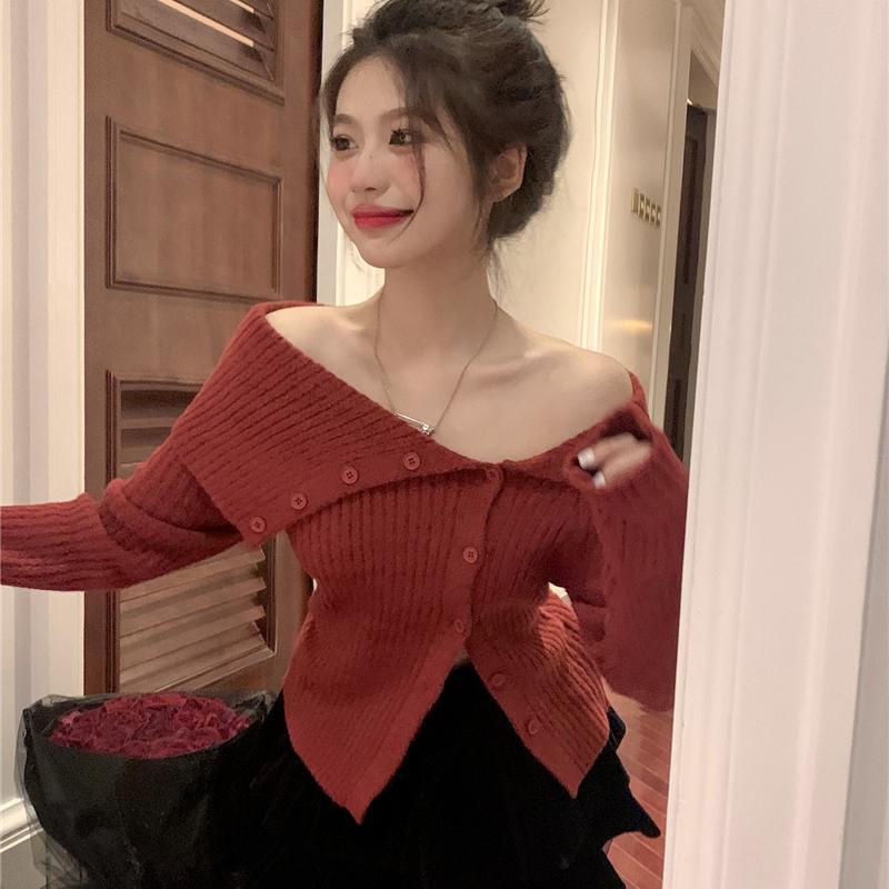 Red Sweater satu bahu biru muda gaya Hong Kong wanita musim gugur dan musim dingin garis lembut slim-fit short single-breasted bottoming shirt off-shoulder top