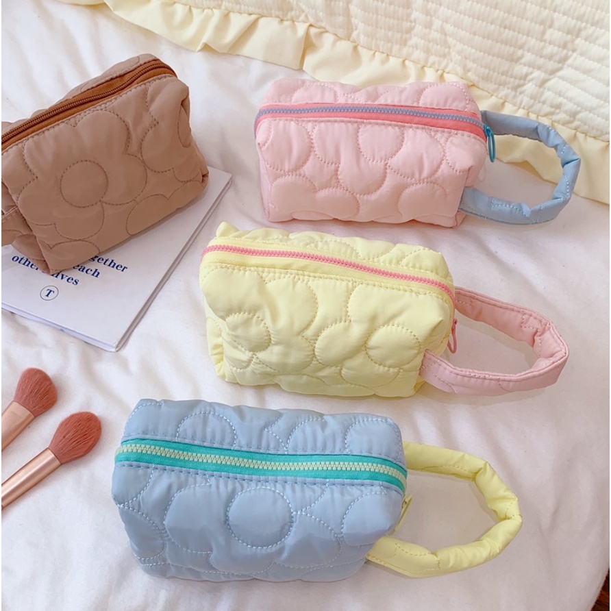 TEMPAT PENSIL KAIN KOREA / PASTEL MAKE UP POUCH / TEMPAT MAKEUP LUCU MOTIF BUNGA / FLOWER PENCIL CASE / FLOWER PUFFY MAKEUP POUCH / TAS MAKEUP TRAVEL EMPUK / PILLOW PENCIL CASE / TEMPAT PENSIL AESTHETIC / ORGANIZER KAPASITAS BESAR / SERBAGUNA SIMPEL