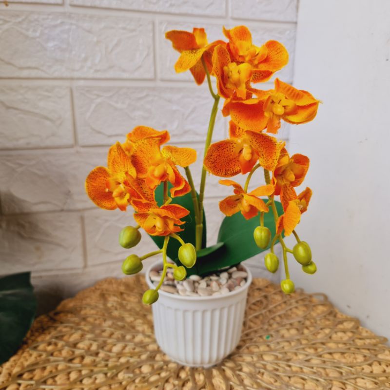 bunga anggrek bulan pot gentong plastik artificial