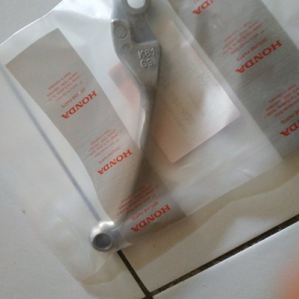 HANDLE REM-TUAS REM KANAN DEPAN BEAT FI ESP-BEAT POP-VARIO 110 FI ORI