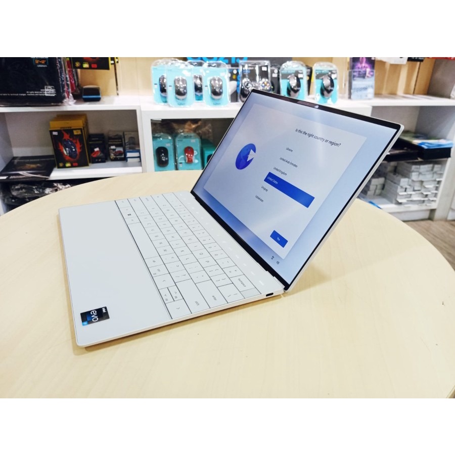 Laptop Slim Dell XPS 13 Plus 9320 Intel Core I7 1260P 16Gb 512GB 13.3 WUXGA Windows 11 Home Terlaris
