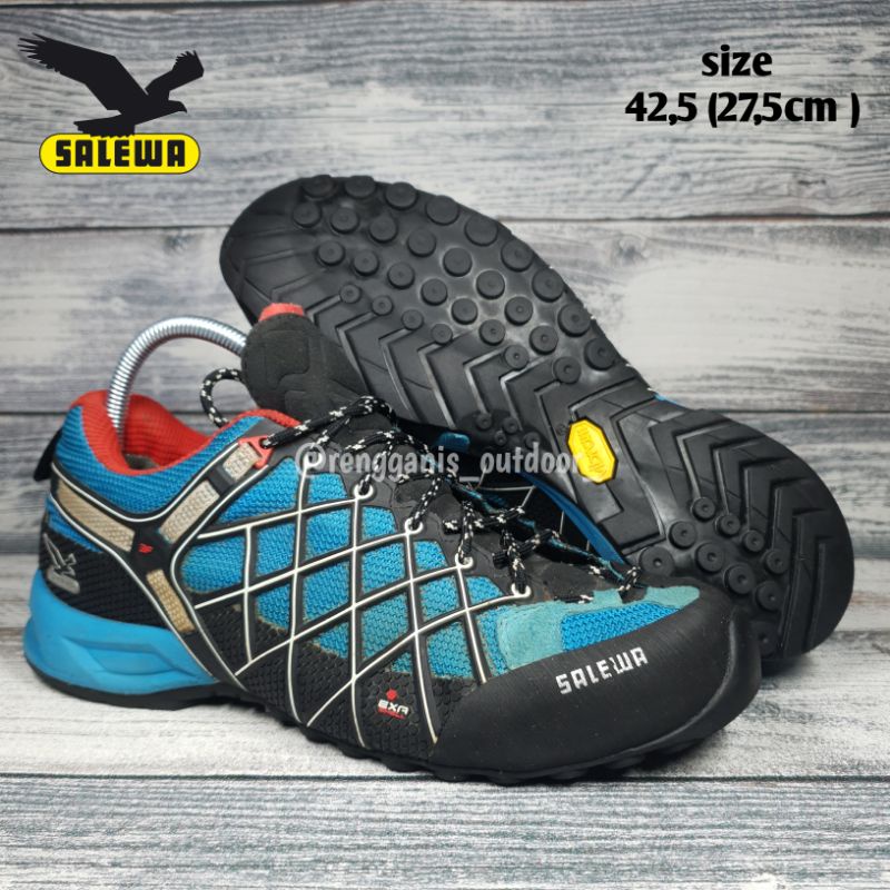 sepatu outdoor salewa