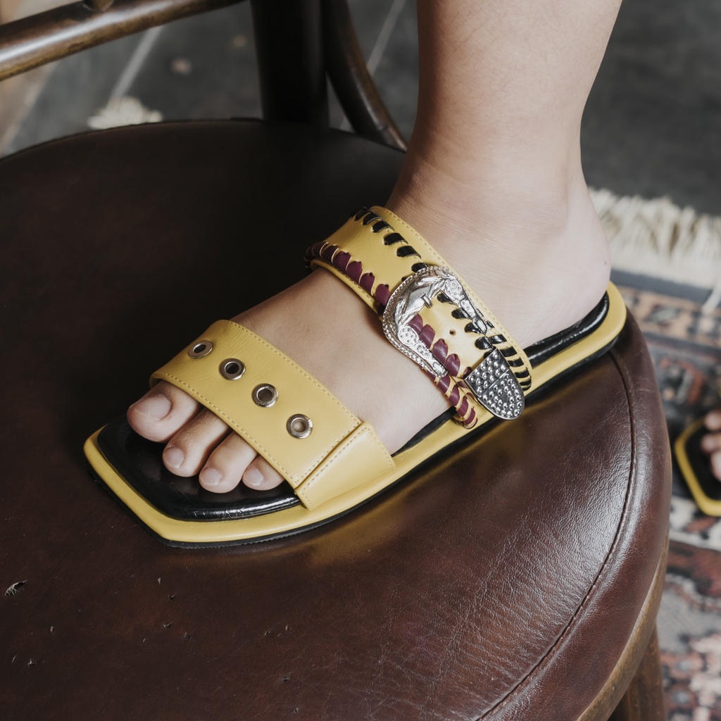 Dianable - Grande Flat Sandals (Black - Yellow)