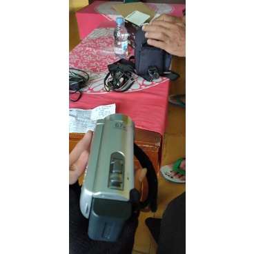 Handycam sony 67x DCR-SX21E