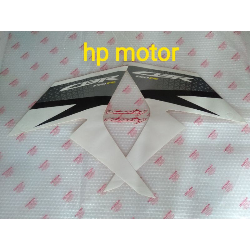STICKER STRIPING FAIRING SAYAP KANAN KIRI CBR150 CBR150R FACELIFT K45G 2016 2017 2018
