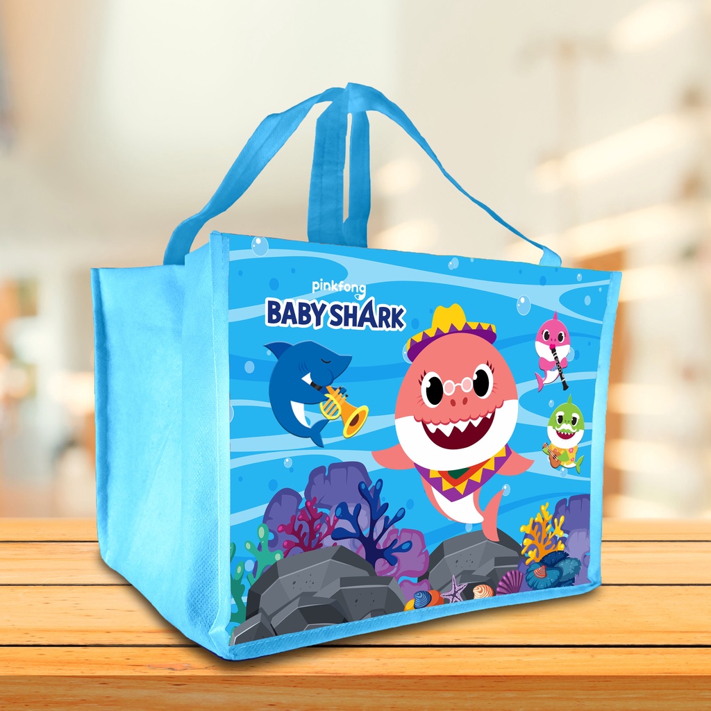 Goodie bag ulang tahun anak Tas Ultah karakter BABY SHARK kain souvernir muat BENTO bisa beli satuan