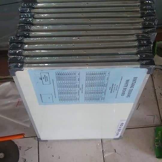 

Paja Papan Tulis Gantung Ukuran 40*60