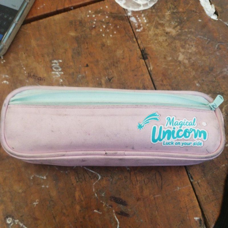 

tempat pensil