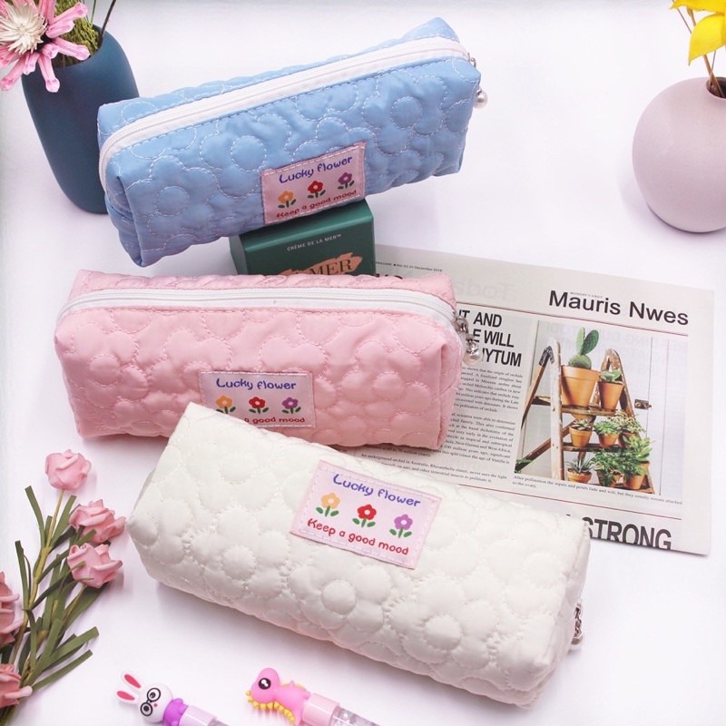 PREMIUM LUCKY FLOWER PUFFY POUCH / LUCKY PENCIL CASE / KOTAK PENSIL MOTIF BUNGA / TEMPAT SKINCARE KOSMETIK BESAR / POUCH MAKE UP FLOWER MOTIF LARGE / TAS KOSMETIK PERJALANAN WANITA TAHAN AIR / KOTAK PENSIL ESTETIK / TRAVELLING POUCH ORGANIZER