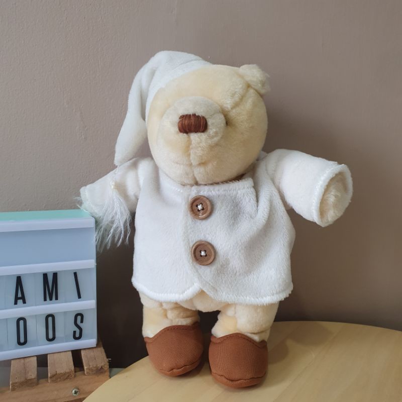 BONEKA CLASSIC WINNIE THE POOH SLEEPING TIME