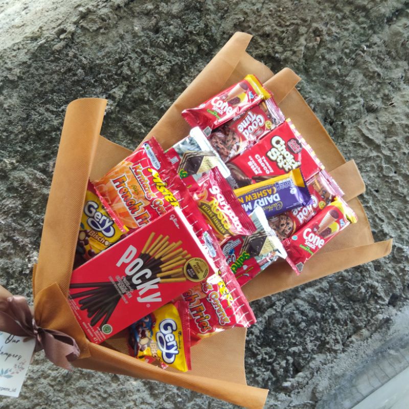 BUCKET SNACK/hadiah wisuda ulang tahun/sidang/snack termurah