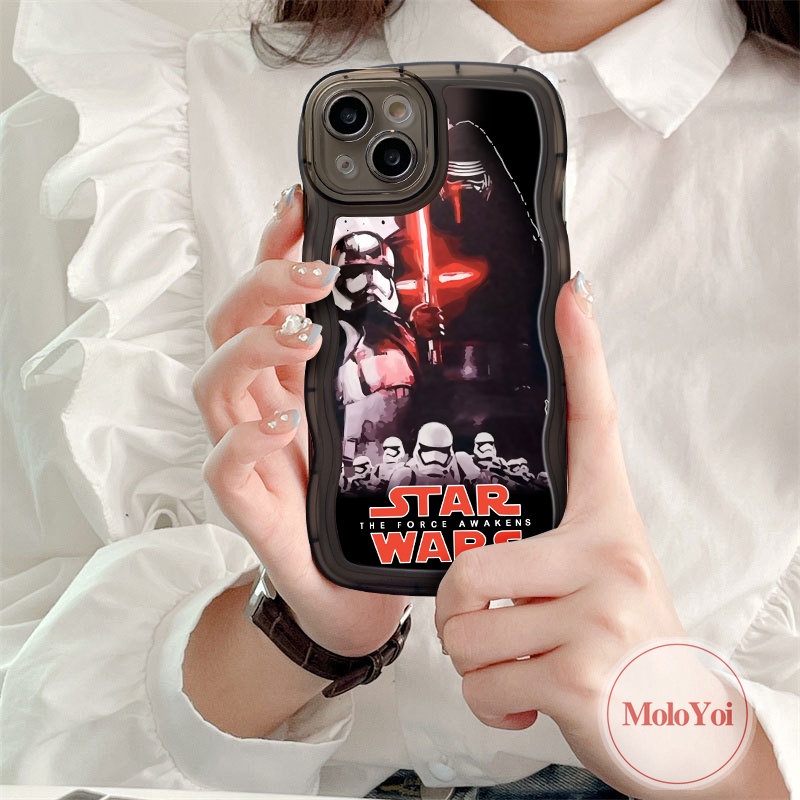 IPHONE Ins Fashion Trendi Merek Star Wars Case Kompatibel Untuk Iphone11 Pro Max XR 12 13 14 Pro Max 6 6S 7 8 Plus X XS Max SE 2020 Wavy Edge Soft TPU Back Cover