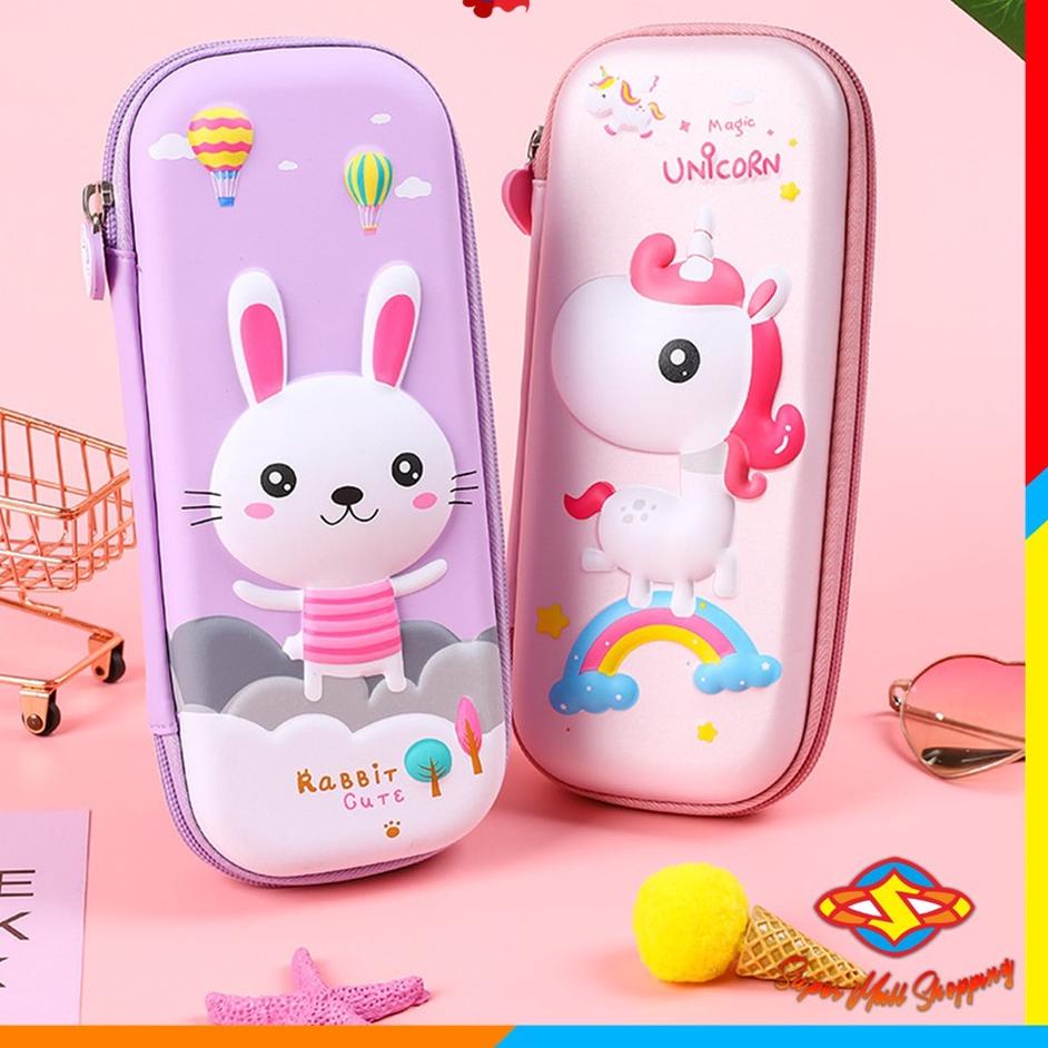 

Ready Istimewa SMS Kotak Pensil 3D Tempat Pensil Timbul Karakter Lucu Tempat Penyimpanan Alat Tulis Anak Anti air Import