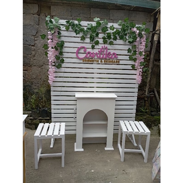 Backdrop lamaran kayu minimalis