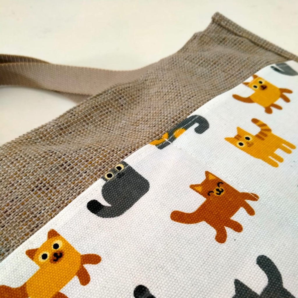 TAS KANVAS TAS GONI SINTETIS KOMBINASI KANVAS MOTIF KUCING PUTIH. RIENS COLLECTIONS