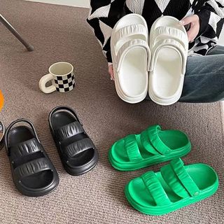 GO! SD1041 Sandal Wanita Jelly Sendal Rumahan Bahan Karet Tebal Empuk Home Slipper Anti Slip Wanita Gaya Korea