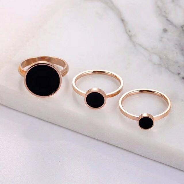 Cincin Titanium Asli Premium Lapis Emas Bentuk Bulat Bahan Warna Hitam Anti Karat Bulga** Dalika