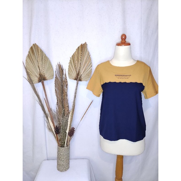 Preloved Atasan Wanita/Kaos