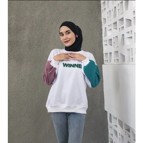 WINNER SWEATER CREWNECK UNISEX WANITA/PRIA