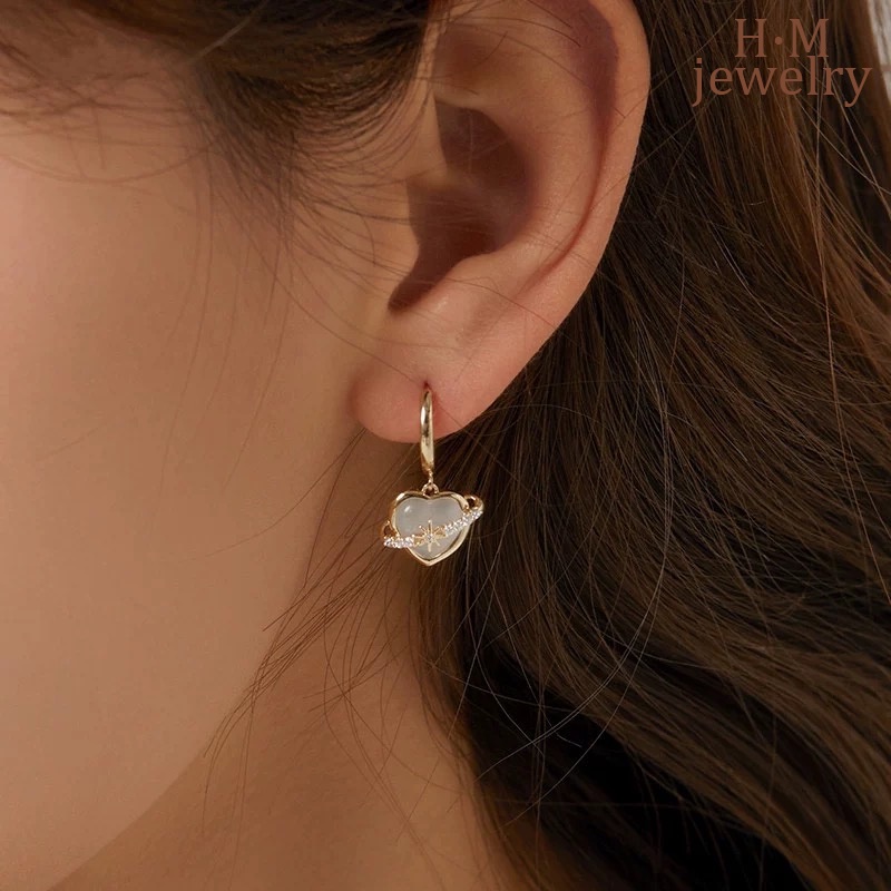 Anting Love Hati Anting Elegan Bermutu Tinggi Ringan Mewah Anting Halus Terbaru2023