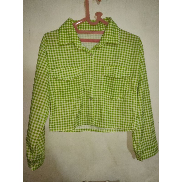 Kemeja Crop wanita kotak-kotak hijau