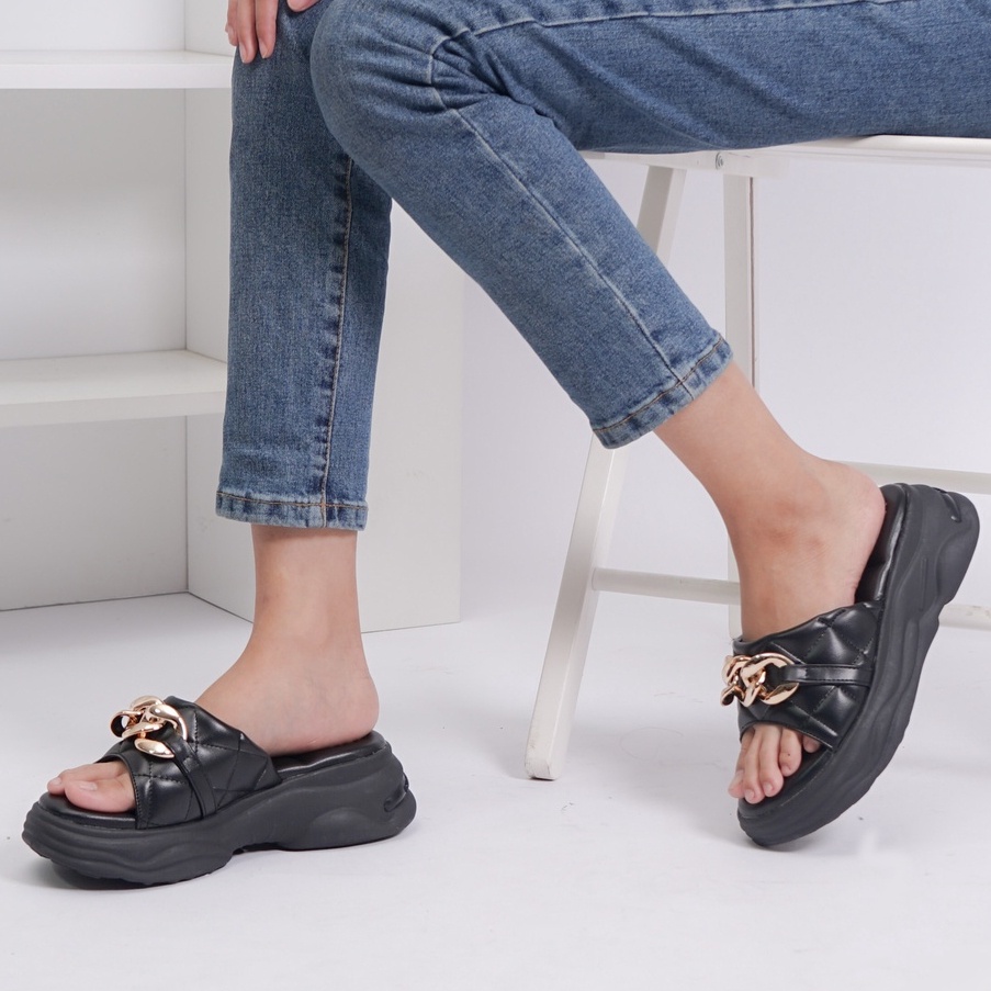 LAPEPA YUK - Dunkenstock CHERIYA Sandal Wanita Wedges Chain Tinggi 5cm Size 36 - 40 Casual Sendal Platform Bellezza 37 38 39 Santai Slop Belleza Warna Black Hitam Putih White Selop Premium Original Beleza Kekinian Terbaru Shoes ORI Mall Official Store