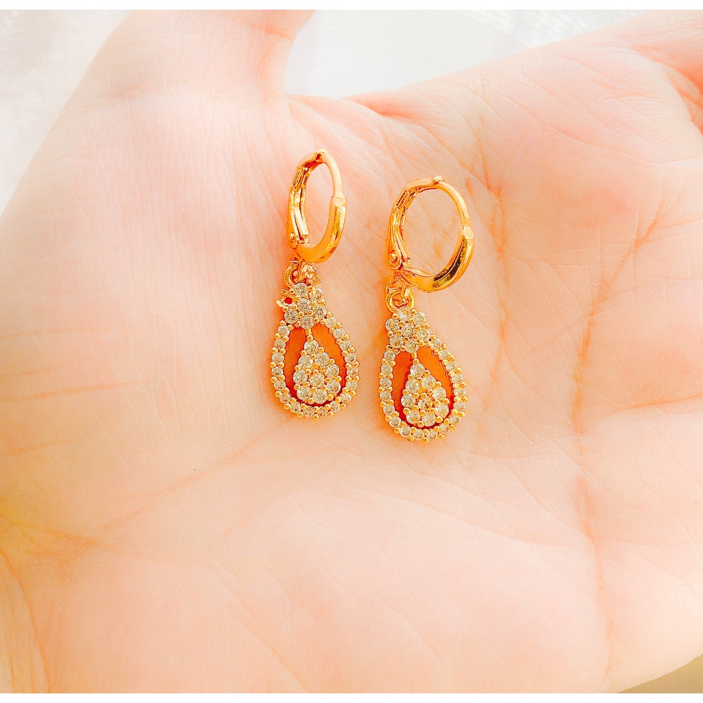 Anting / Giwang Wanita Tetes Bunga Zirconia Gold