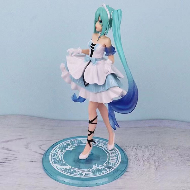 Anime Hatsune Miku Figure Full Dress Baju Musim Dingin Cinderella Miku Virtual Singer Standing Boneka PVC Action Figure Collectible Model Toys