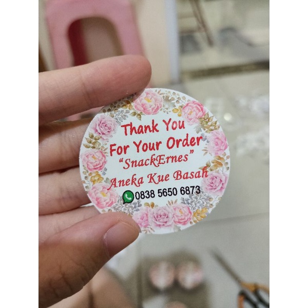 

(Pilih Size Bulat) Design + Cetak Sticker Besar Lebel Logo Toko Olshop Jualan Makanan Kue Jajan Koki Lucu Murah