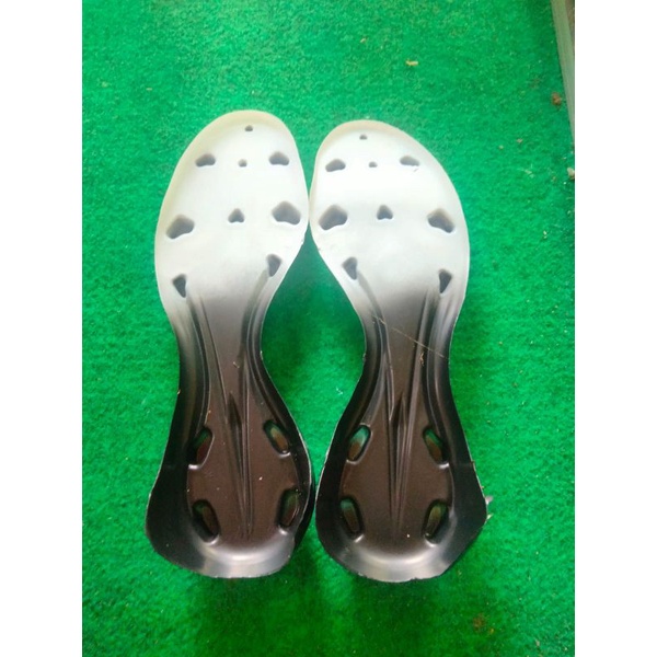 SOL SEPATU BOLA PUL 11 2 WARNA  W-02