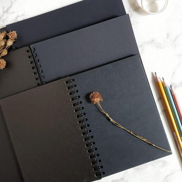 

✨SHOPEE MALL✨ NOTEBOOK BLACK PAPER / SKETCHBOOK HITAM / BUKU SKETSA HITAM / NOTEBOOK POLOS / NOTE BOOK HITAM serbuuu !