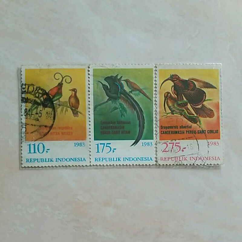 

Terlaris ✨ - (AC) Perangko Indonesia 1983 Burung Cendrawasih Set 3pcs Used3.1.23
