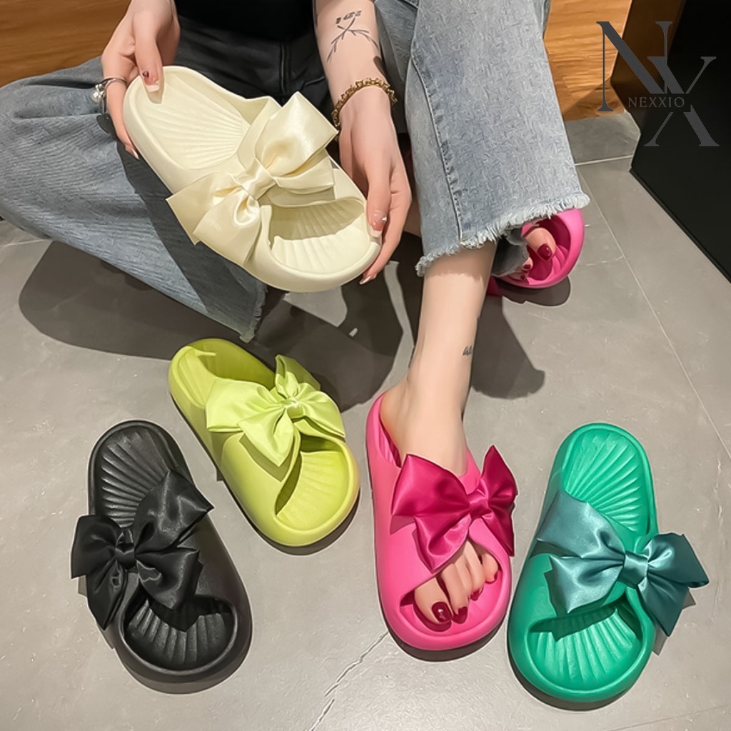 NEXXIO PROMO Sandal Wanita PVC Datar dengan Sepatu Anti-selip Simpul Pita Wanita Kasual Luar Ruangan Sandal Sandal Jepit Wanita