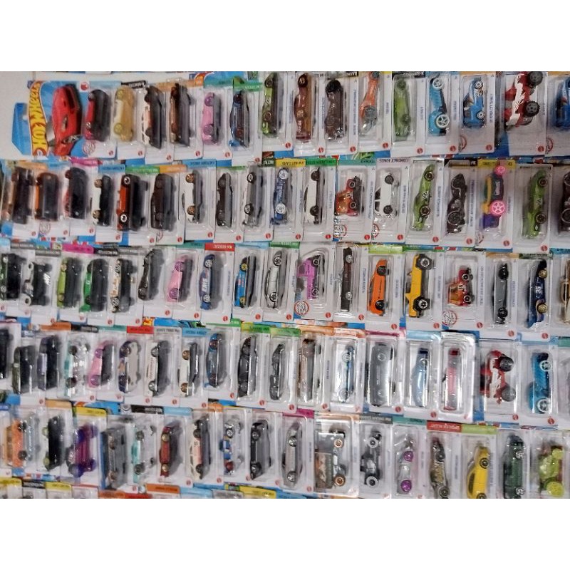 hot wheels sortiran 50.000 dapat 3pc.dikirim random.